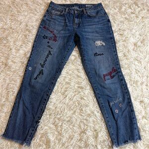 Women’s Embroidered Straight Leg Ankle Sz 8 Jeans W/pockets Raw Hem Distressed
